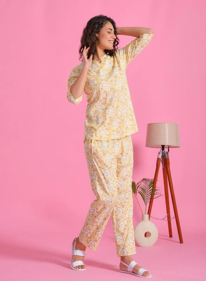 sanskrutihomes sanskrutihomes Printed Notch Neck Top and Pyjama Set