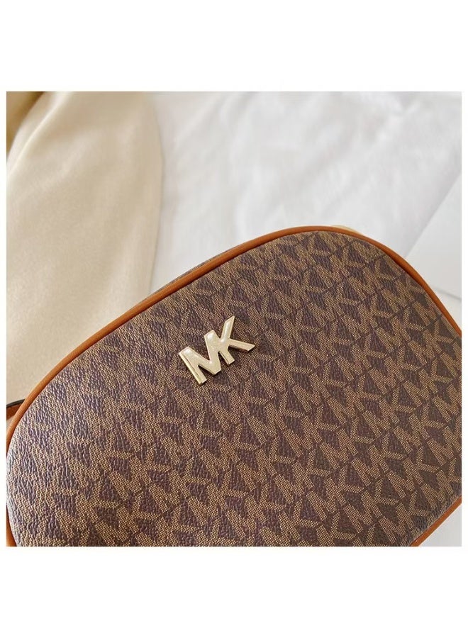 MK classic bag, can be converted into a crossbody bag, suitable for holding camera lenses. Classic themed design - Image 5