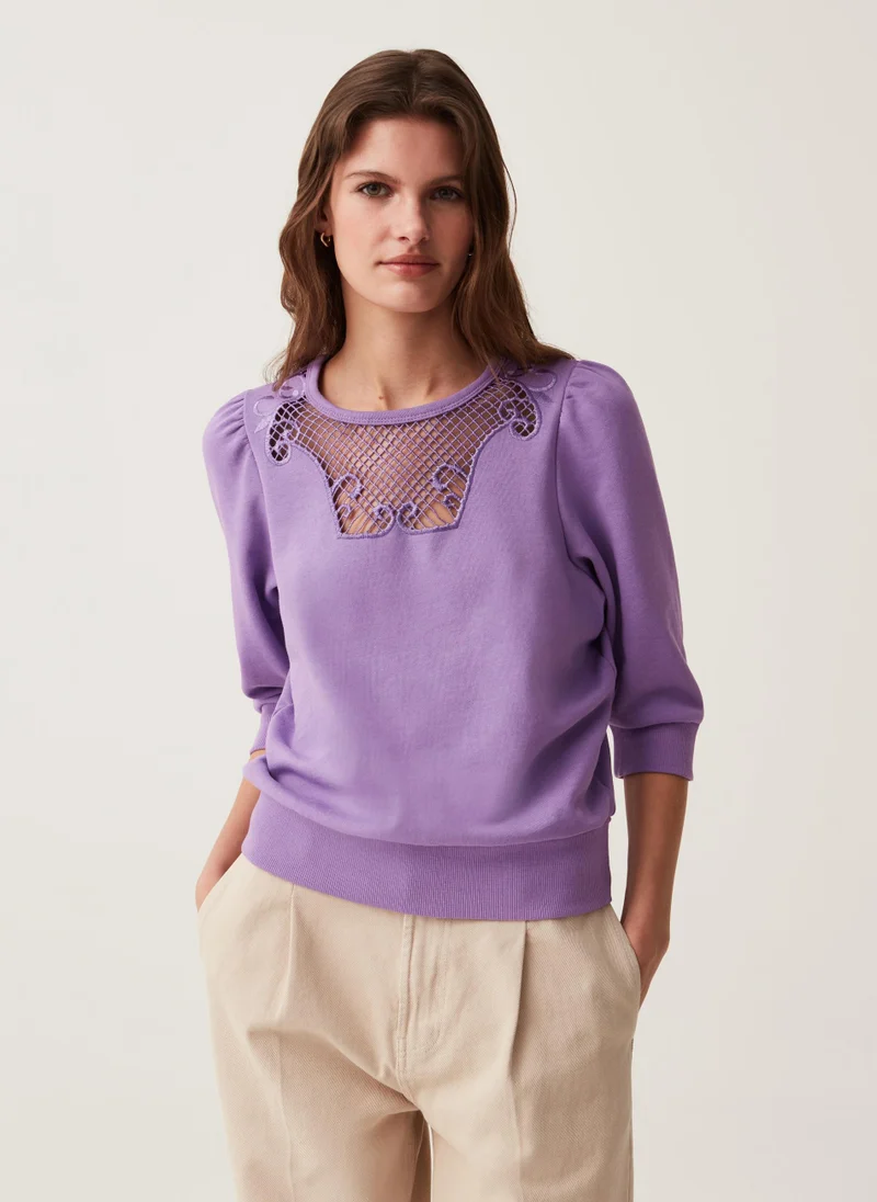 او في اس Round-neck sweatshirt with crochet insert