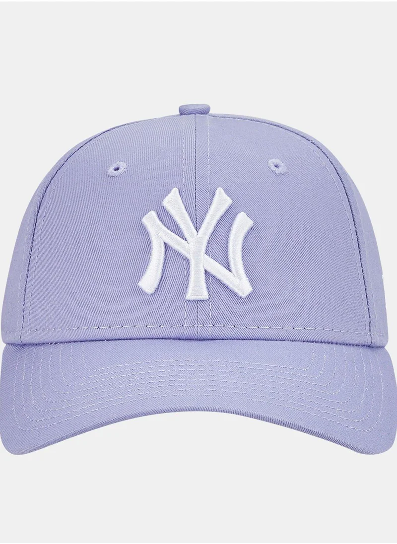 نيو ايرا Women's Metallic Logo New York Yankees 9Forty Cap