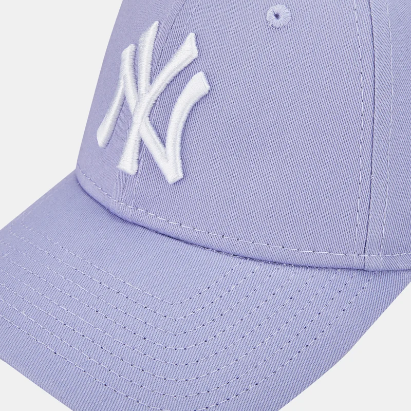NEW ERA Purple Women's Metallic Logo New York Yankees 9Forty Cap for Women | Best Price UAE
