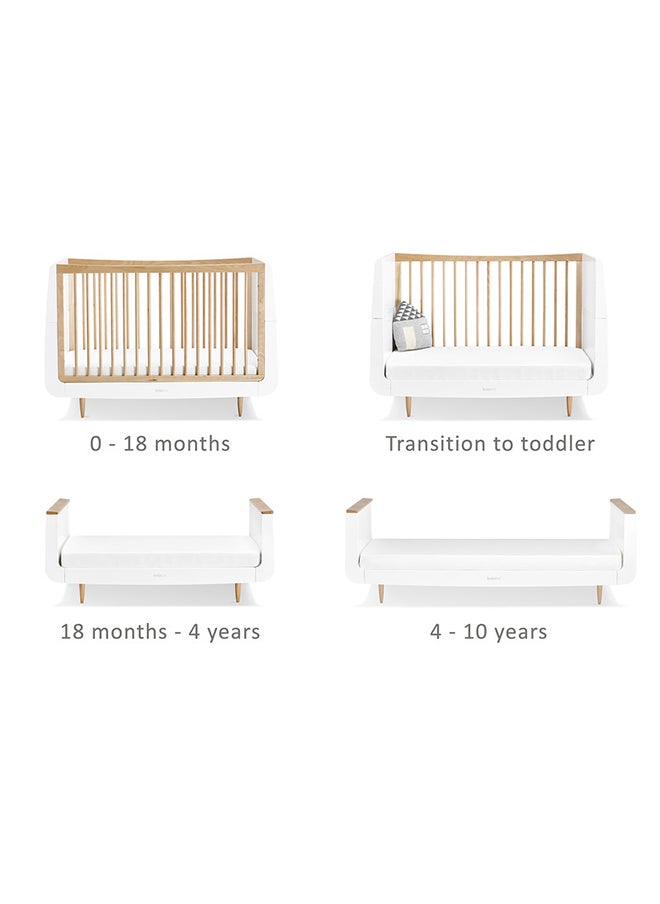 Snuz - Nursery Set Kot + Changer Skandi Infant And Baby/Toddler , Includes Cot Bed - Changing Unit , 0M - 4 Years , Cot - H89Cm X W72 X L133Cm/Changing Unit - H96 X W85 X D55Cm. - White And Natural Skandi - Image 1