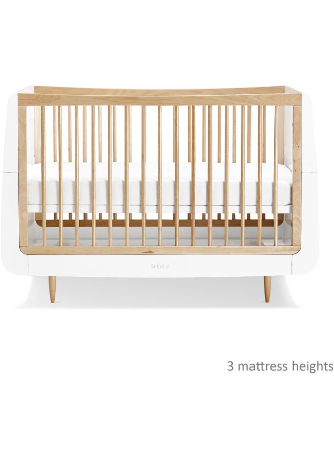 Snuz - Nursery Set Kot + Changer Skandi Infant And Baby/Toddler , Includes Cot Bed - Changing Unit , 0M - 4 Years , Cot - H89Cm X W72 X L133Cm/Changing Unit - H96 X W85 X D55Cm. - White And Natural Skandi - Image 1