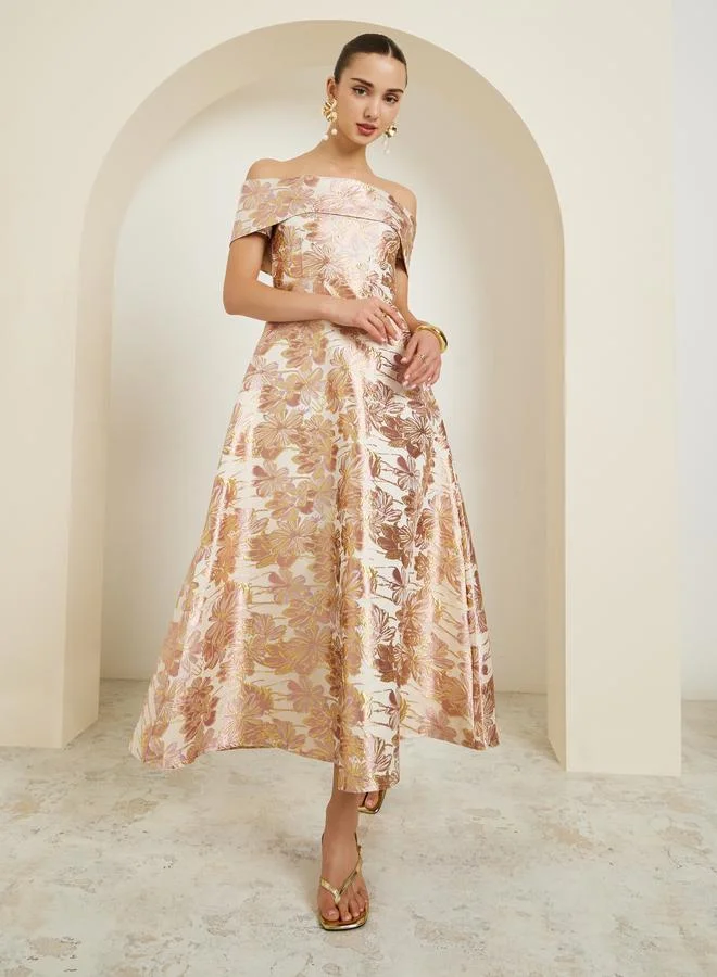ستايلي فستان طويل جاكار بأكتاف مكشوفة بحافة واسعة