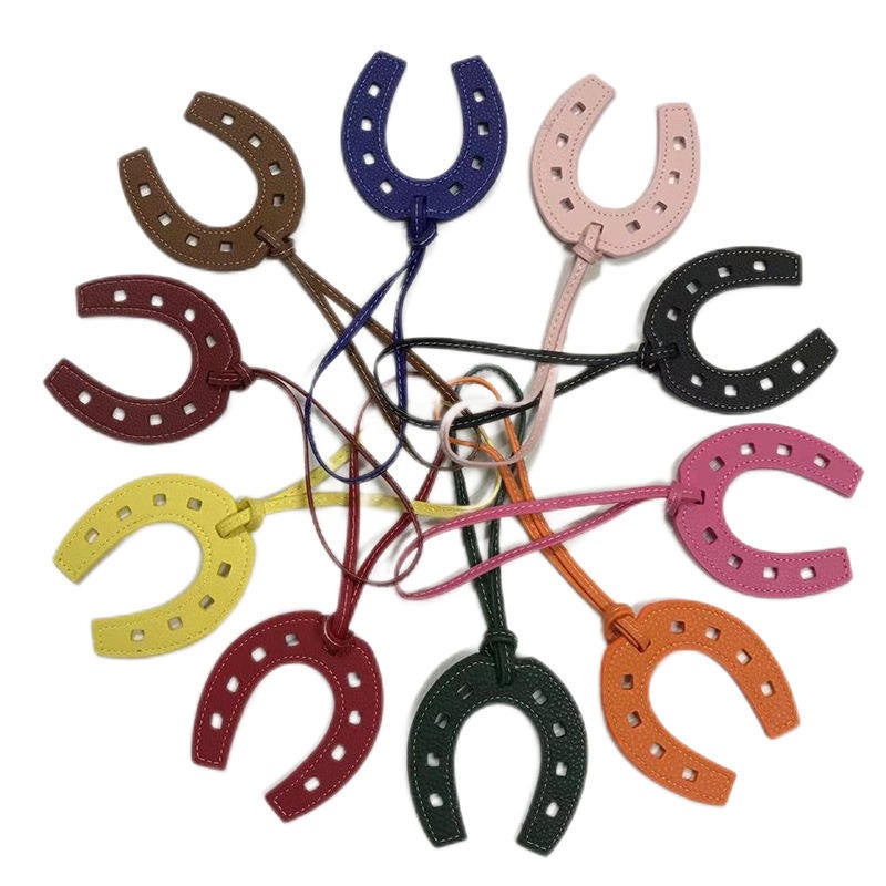 Creative Solid Color Horseshoe Car Pendant Leather U-Shaped Bag Pendant Double-Sided Decorative Fashion Pendant - Image 3