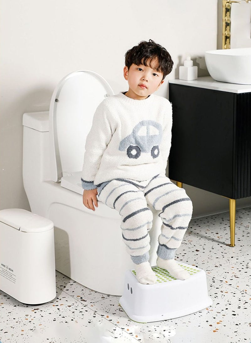 BEIRUI Children's Footstool Toddler Sink Footstool for Kitchen Bathroom Safety base can be used as a toilet training stool Footstool for Kitchen Bathroom Toothbrushable - Image 4
