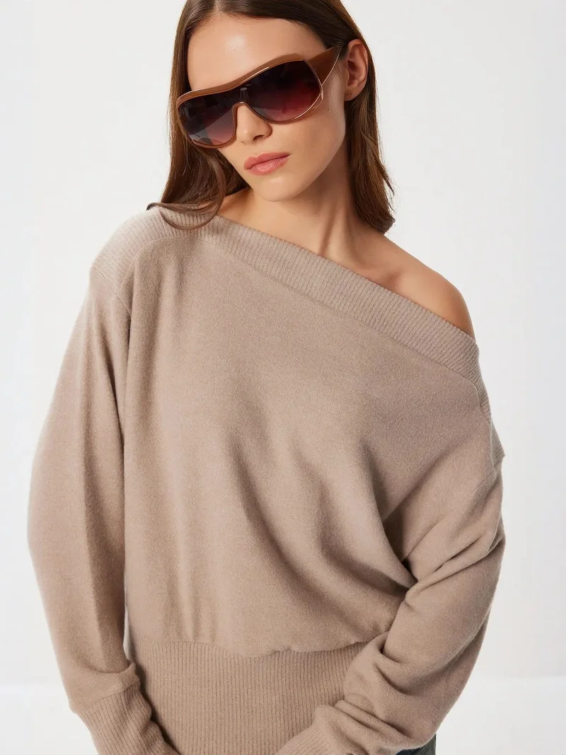 إسطنبول الساحرة ISTANBUL Boat Neck Relaxed Fit Knit Sweater