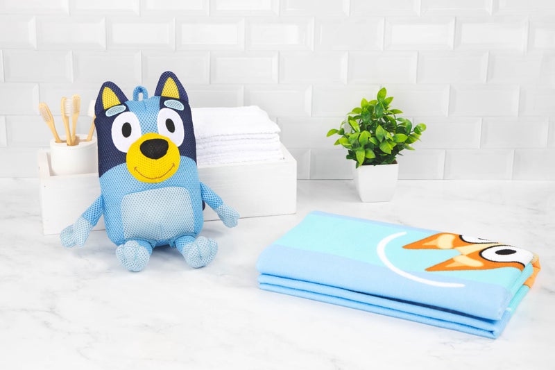 Jay Franco Bluey & Bingo Bath Towel & Bath Buddy Set - Kids Bathtub Accessories - Includes 25 x 50 Inch Microfiber Towel & 13 Inch Bluey Water Play Buddy - Image 3