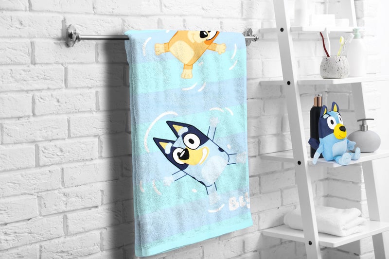 Jay Franco Bluey & Bingo Bath Towel & Bath Buddy Set - Kids Bathtub Accessories - Includes 25 x 50 Inch Microfiber Towel & 13 Inch Bluey Water Play Buddy - Image 2