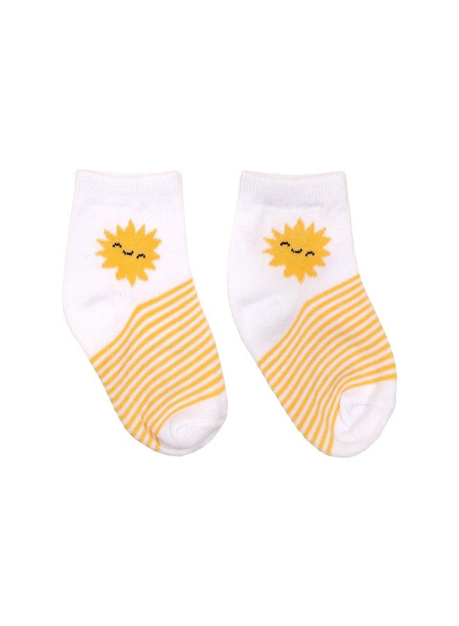 Kicks & Crawl Baby Boys & Baby Girls Anti-skid/slip Cuddly Bear Flat Socks-Pack of 3 (0-6M) - Image 5