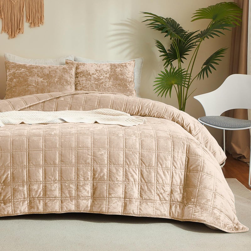 Wondnuga Lightweight Soft Velvet Quilt Set 3 Pieces, Comforter Bedspread Coverlet, Bedding Set for All Season (Pink, Full/Queen (90" x 96"), Striped) - Image 1
