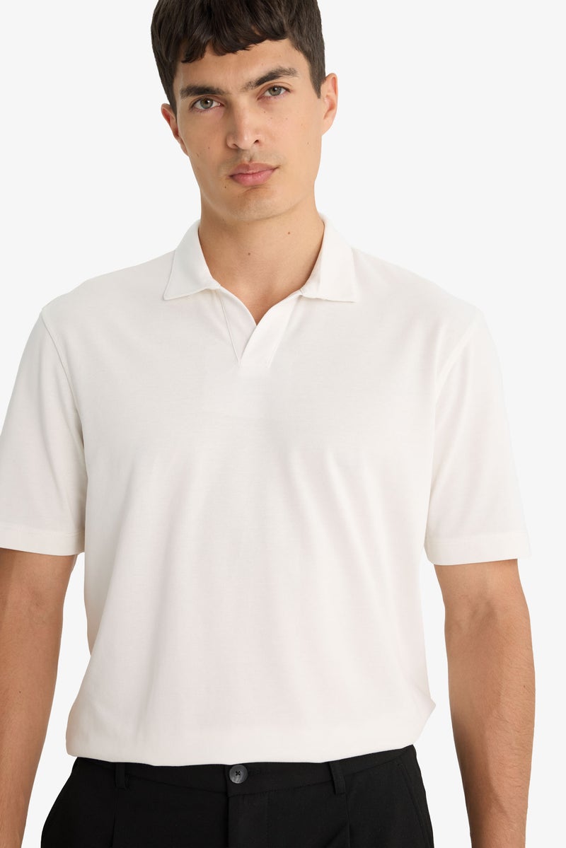 ديفاكتو تيشيرت بولو نص كم أبيض قصة عادية منسوج محكم - Image 4
