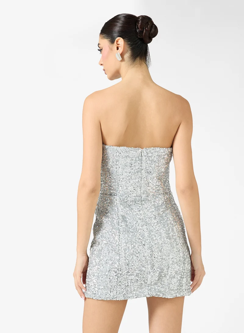 كولكتيف ذي لايبل فستان قصير بتفاصيل ترتر