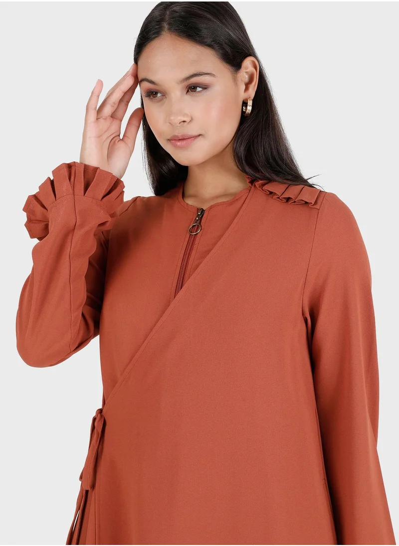Modanisa Crew Neck Zip Detail Abaya