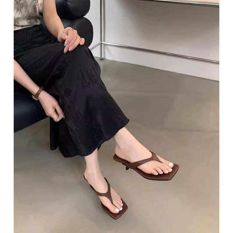 مريح للغاية~! صنادل نسائية ذات مقدمة مربعة من الموضة النادرة - صيفي للارتداء الخارجي بتصميم بسيط مع كعب رفيع