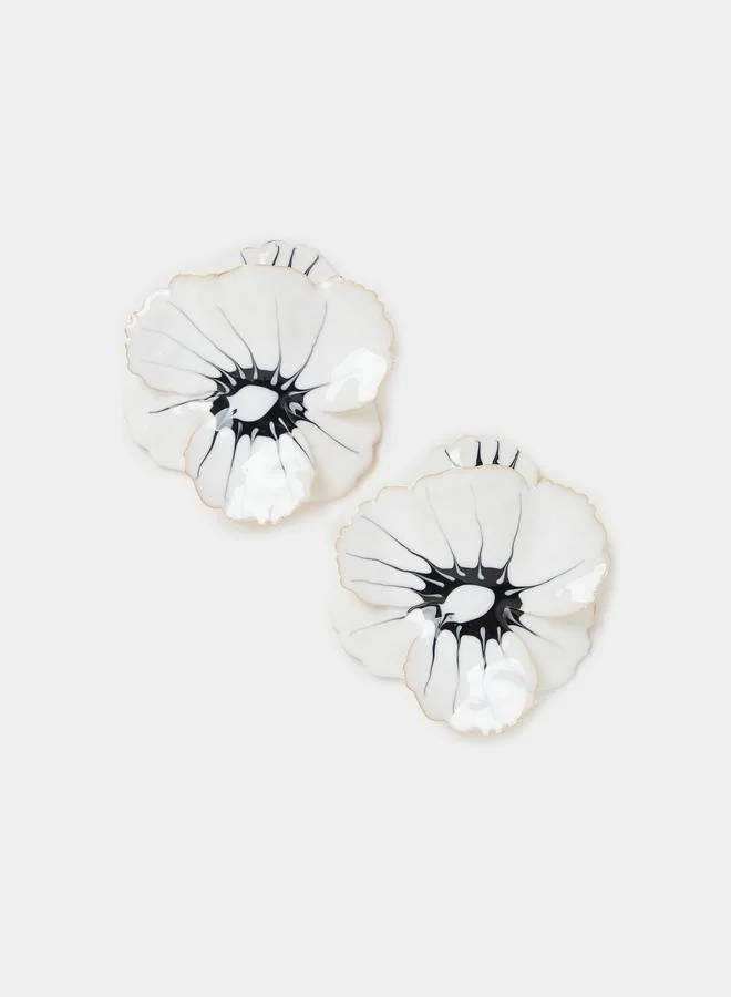 Styli Resin Flower Stud Earrings