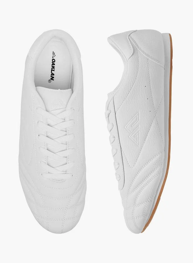 شو اكسبرس سنيكرز بتفاصيل خياطة وإغلاق برباط