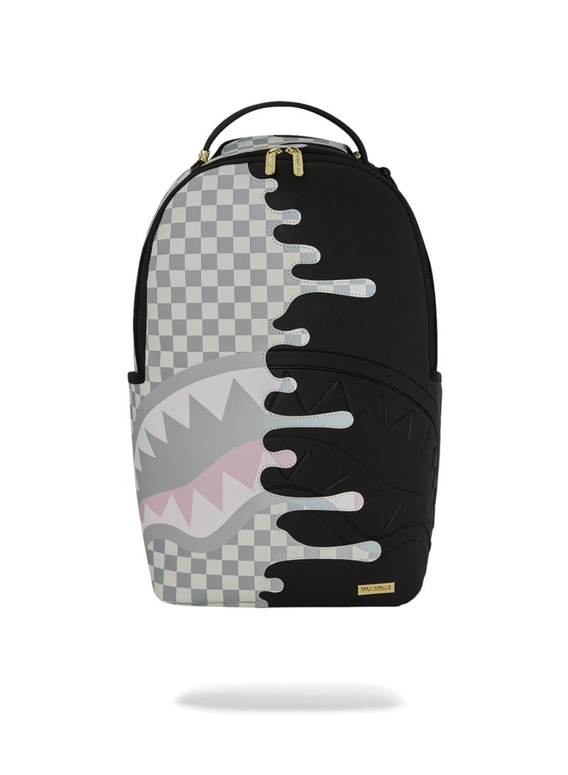 SPRAYGROUND حقيبة ظهر جانبية بتصميم مربعات مع تسرب من الخلف - Image 1