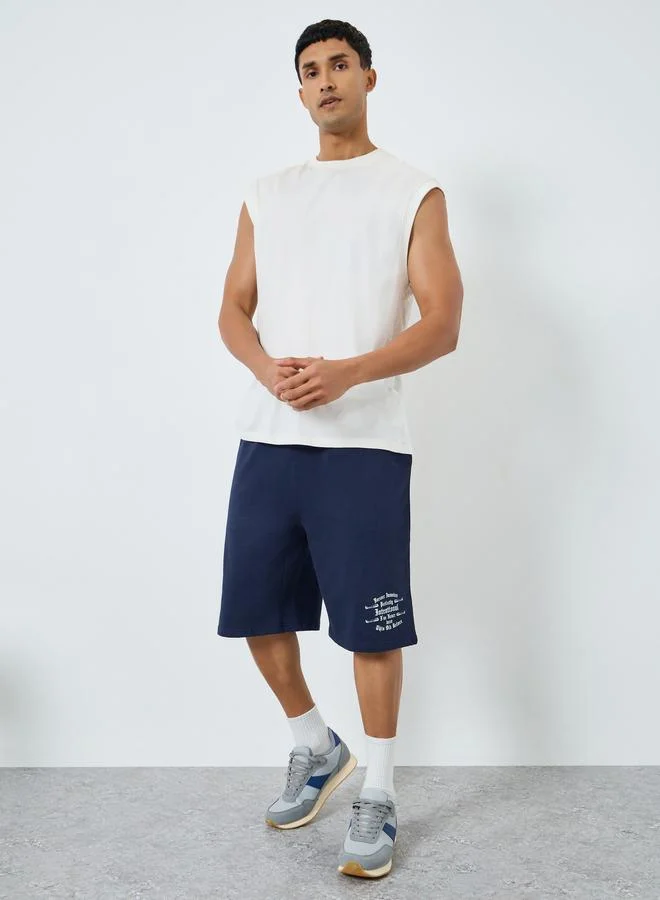 ستايلي Men Oversized Acid Washed Distress Print Shorts