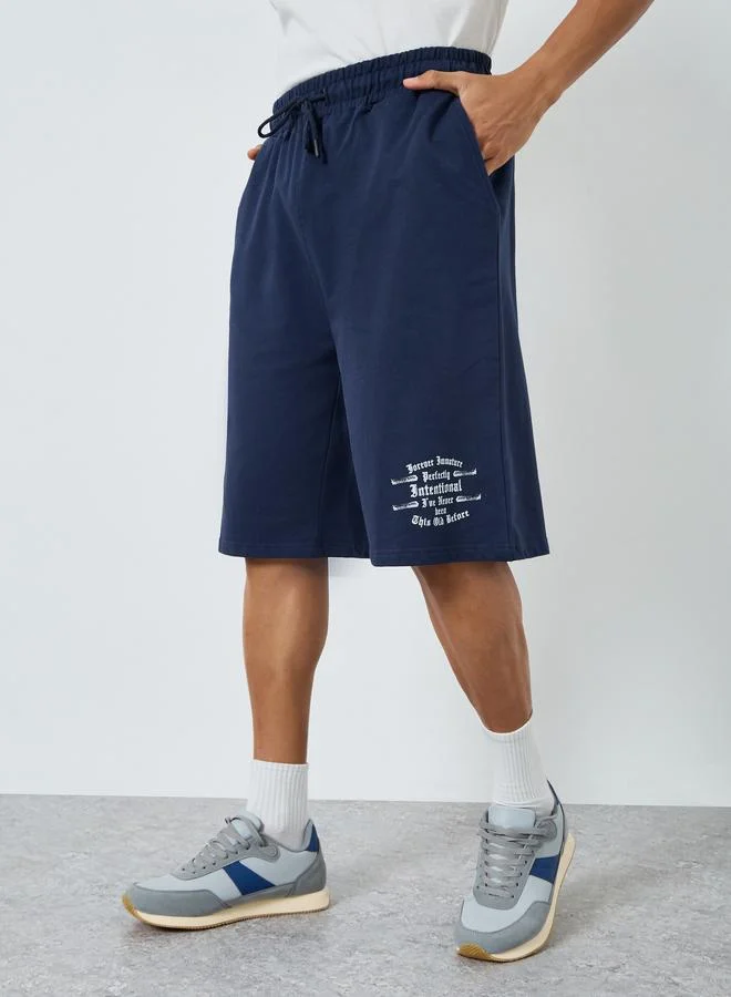 ستايلي Men Oversized Acid Washed Distress Print Shorts