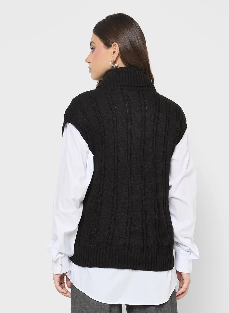 ايلا كنزة بياقة عالية سميكة