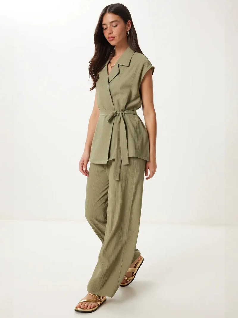 السعادة في إسطنبول ISTANBUL High Waist Two-Piece Set with Shirt Collar and Wide Leg Pants
