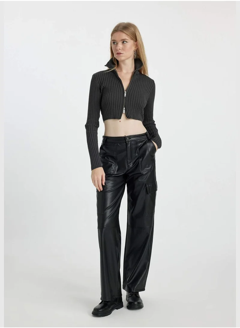 ديفاكتو Woman Wide Leg Cargo Woven Trousers