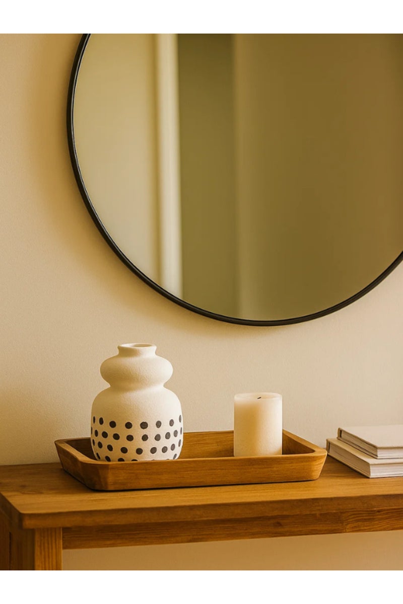 ماريا هومز مزهرية خزفية بيضاء طبيعية مع نقاط سوداء – مزهرية صغيرة منحنية مزخرفة - Image 3