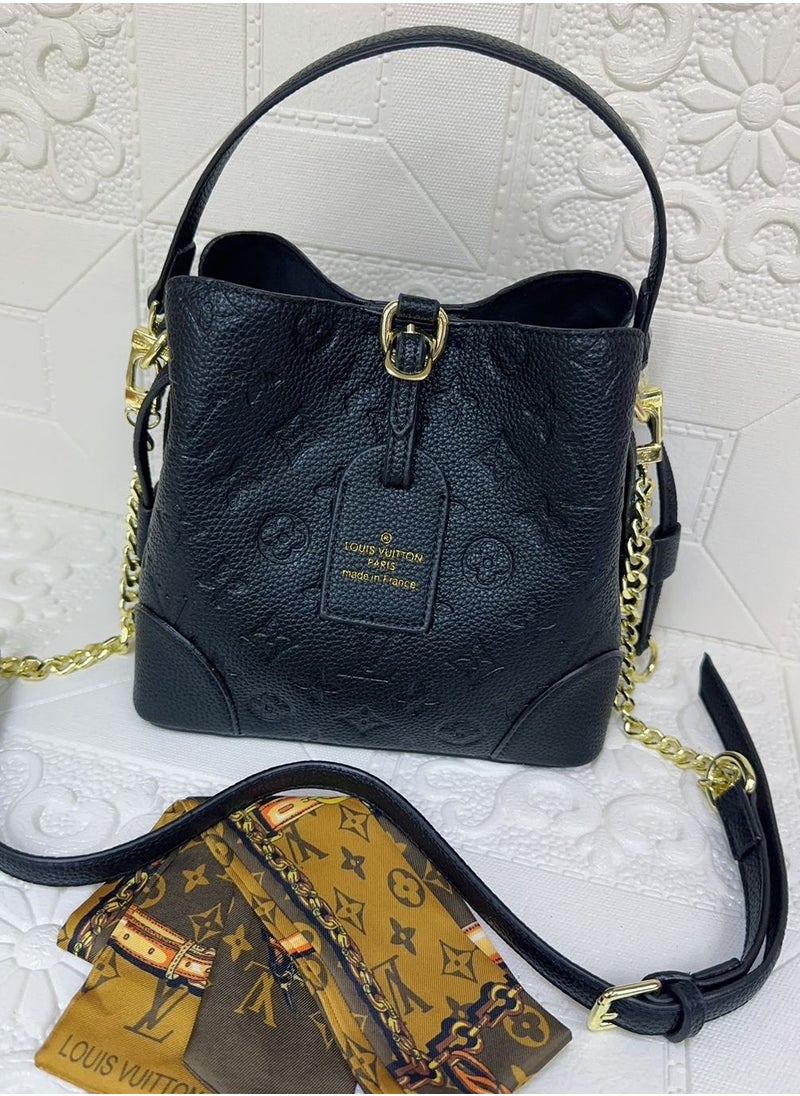 LOUIS - Louis Vuitton bag has a modern, elegant and attractive design - Image 1