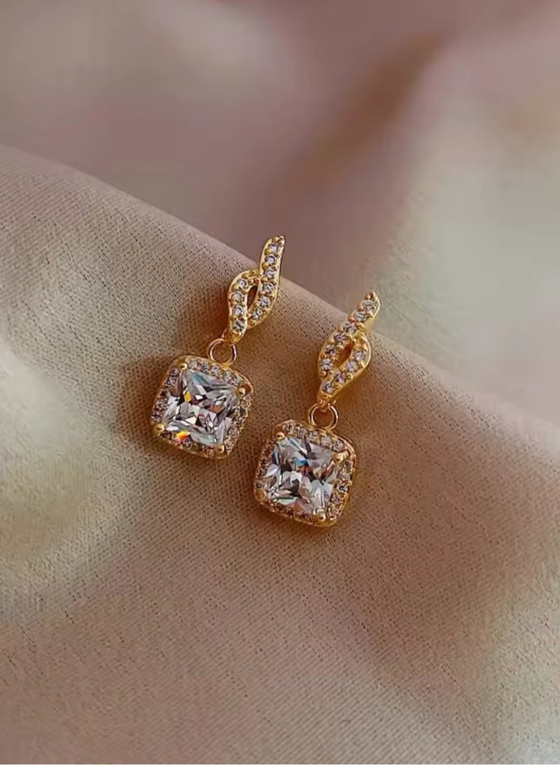 إيكوال حلق اذن نسائي بتصميم عصري وعالي الجودة مرصع بالزركون - Image 1