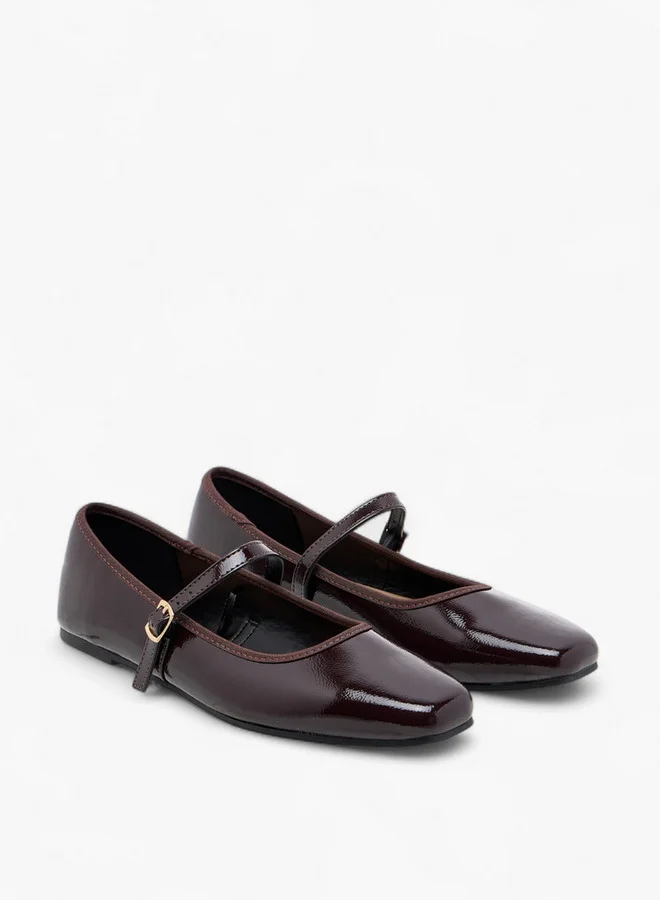 فلورا بيلا من شو إكسبرس Women's Textured Ballerina Shoes with Pin Buckle Closure