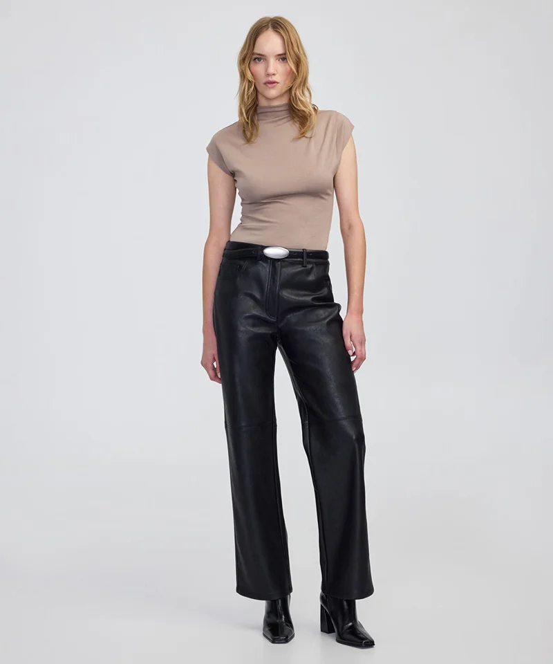 ابيكول Leather-Effect Straight-Leg Trousers