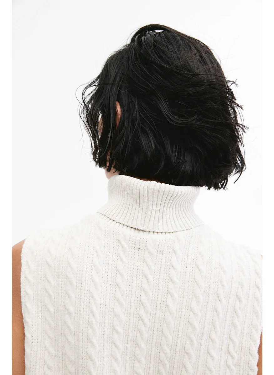H&M Polo-Neck Sweater Vest