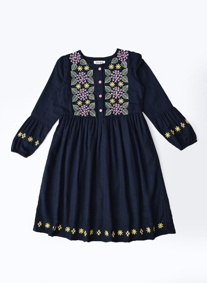 بيلا مودا فستان قطن مطرز بأكمام 3/4 من بيلا مودا بياقة أزرار - Image 2