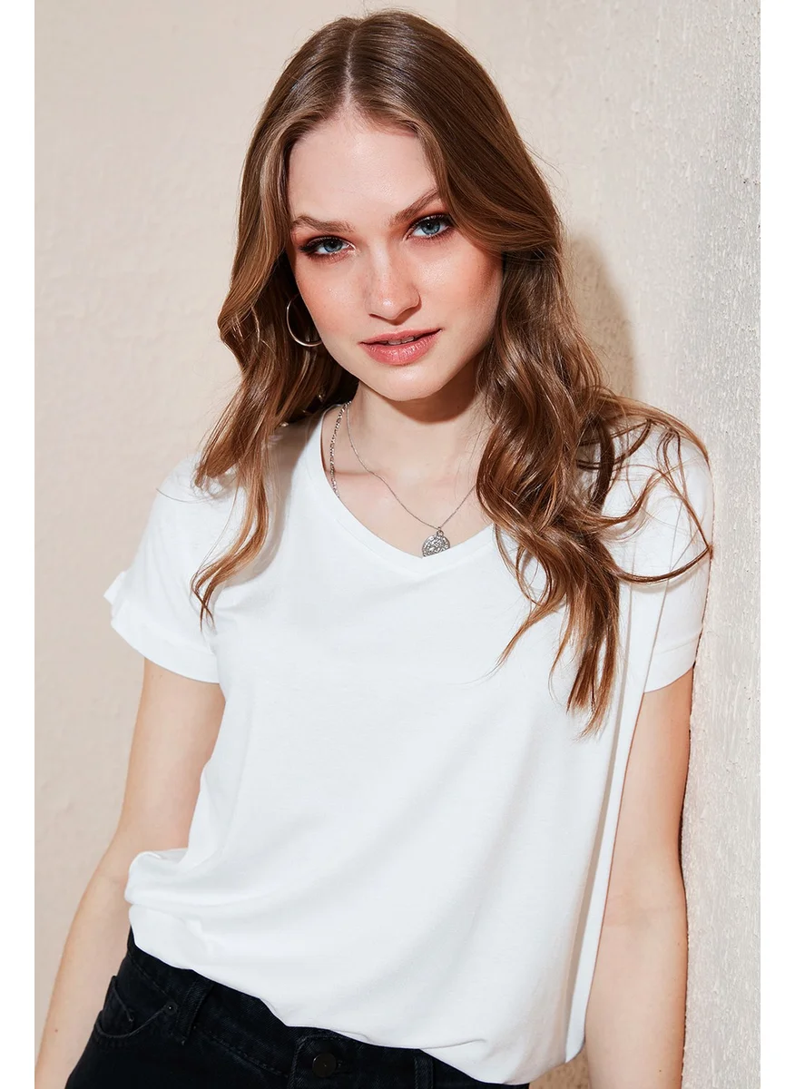 Lela V-Neck Blouse Women's Blouse 5862000