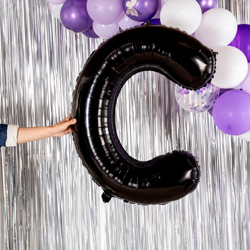 Restaurantware بالون حروف بالونيفاي 40 بوصة، بالون حفل كبير على شكل حرف C، بالون ميرا الأسود، حلقة تعليق، زينة لعيد الميلاد، الزفاف، أو التخرج - Image 5