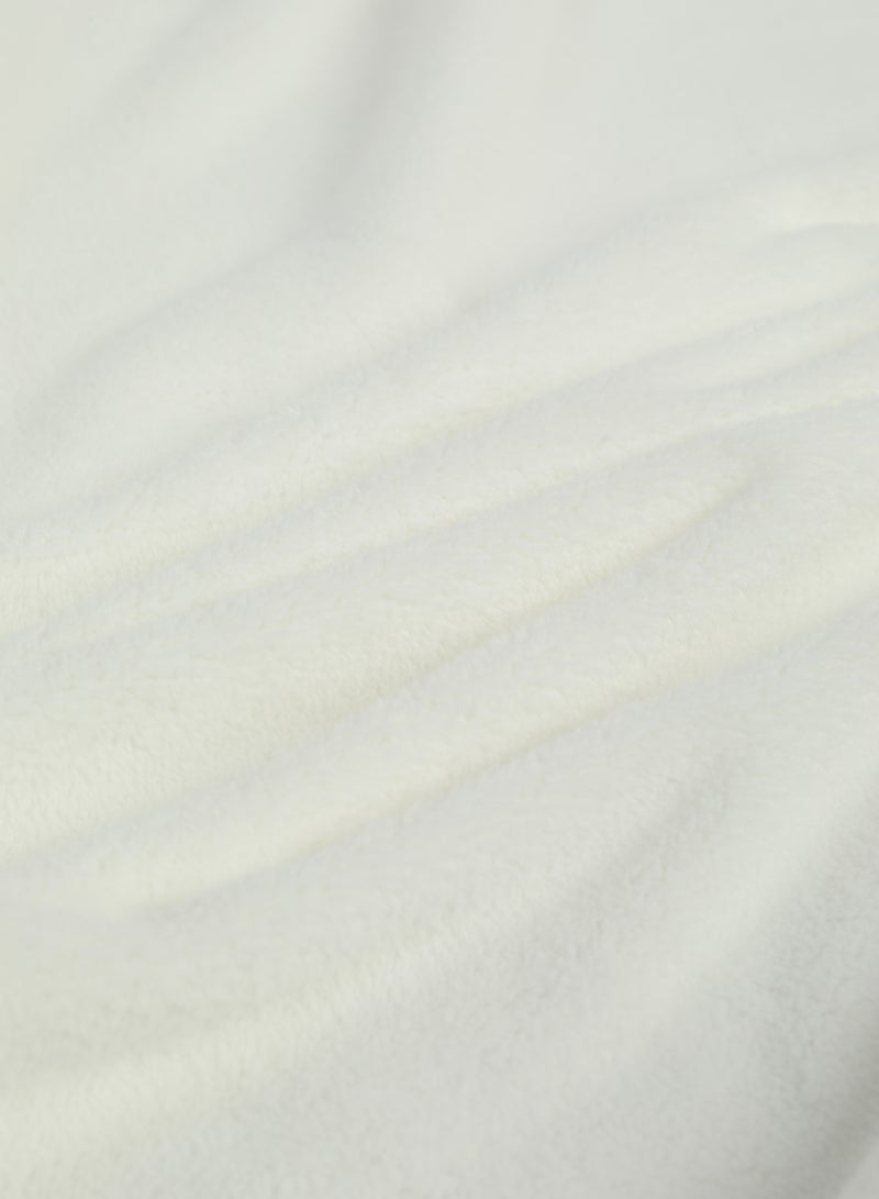 DrSleeep White Large Bath Towel - Ultra-Soft Coral Fleece, High Water Absorption, Lightweight, and Gentle on Sensitive Skin - Quick-Dry and Durable for Everyday Use - Image 2