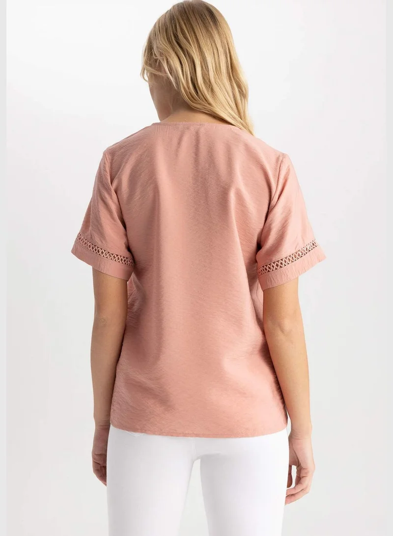 ديفاكتو Woman V Neck Woven Short Sleeve Blouse