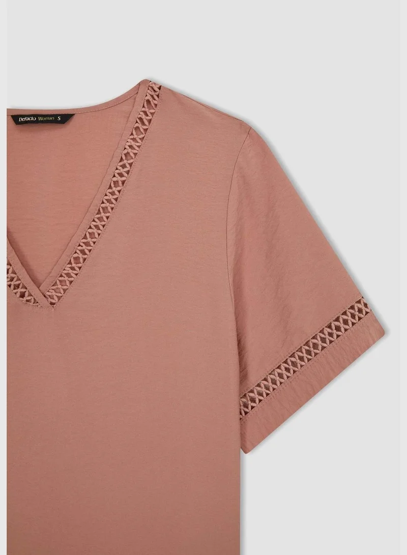 ديفاكتو Woman V Neck Woven Short Sleeve Blouse