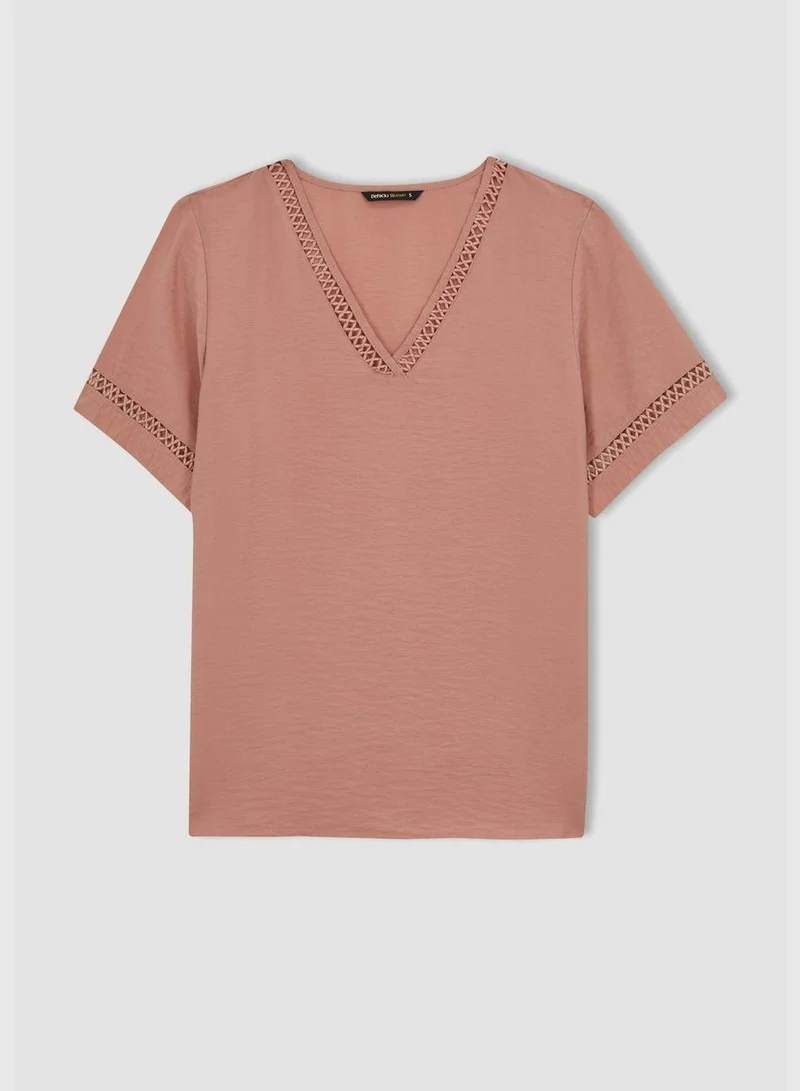 ديفاكتو Woman V Neck Woven Short Sleeve Blouse