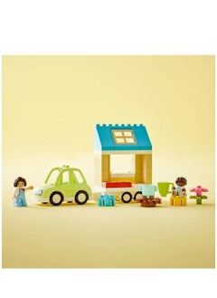 LEGO Family House on Wheels 10986  - Image 2