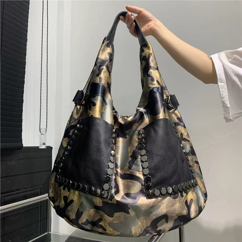 Selling Women'S Camouflage Tote Bag Large Capacity Commuter Trendy Shoulder Crossbody Handbag - Image 3