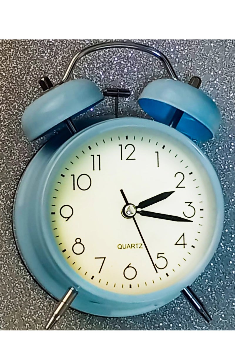 ساعة منبه كلاسيكية بجرس مزدوج مقاس 4 انش 4 حركة كوارتز صامتة بدون تكتكة ميكانيكية انالوج للاستيقاظ الصباحي - Image 4