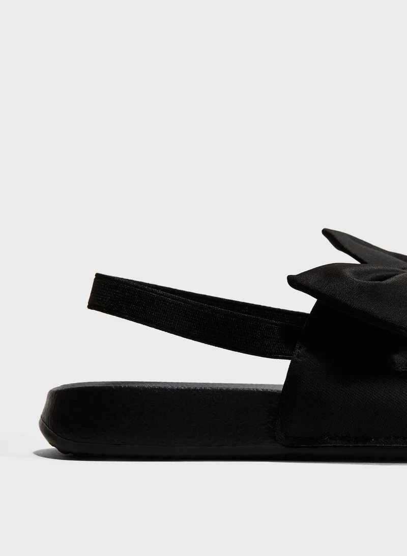 اتش اند ام Pool bow detail slides