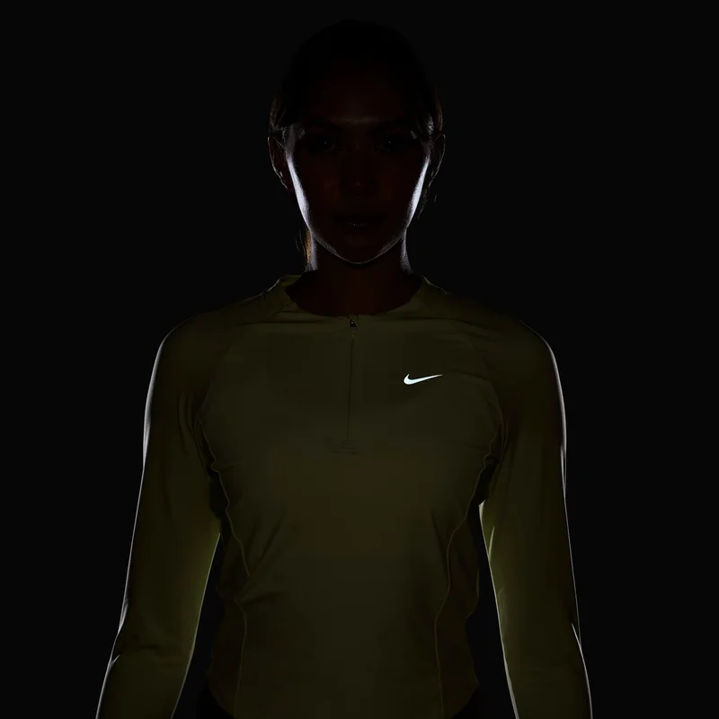 نايكي رانينج ديفجن تيشيرت الجري دراي-فت بأكمام طويلة للنساء