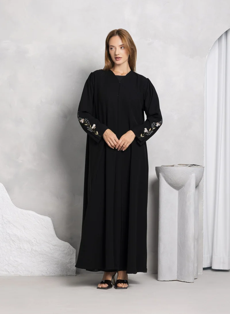Nikias Breathable soft fabric with elegant handwork on sleeves