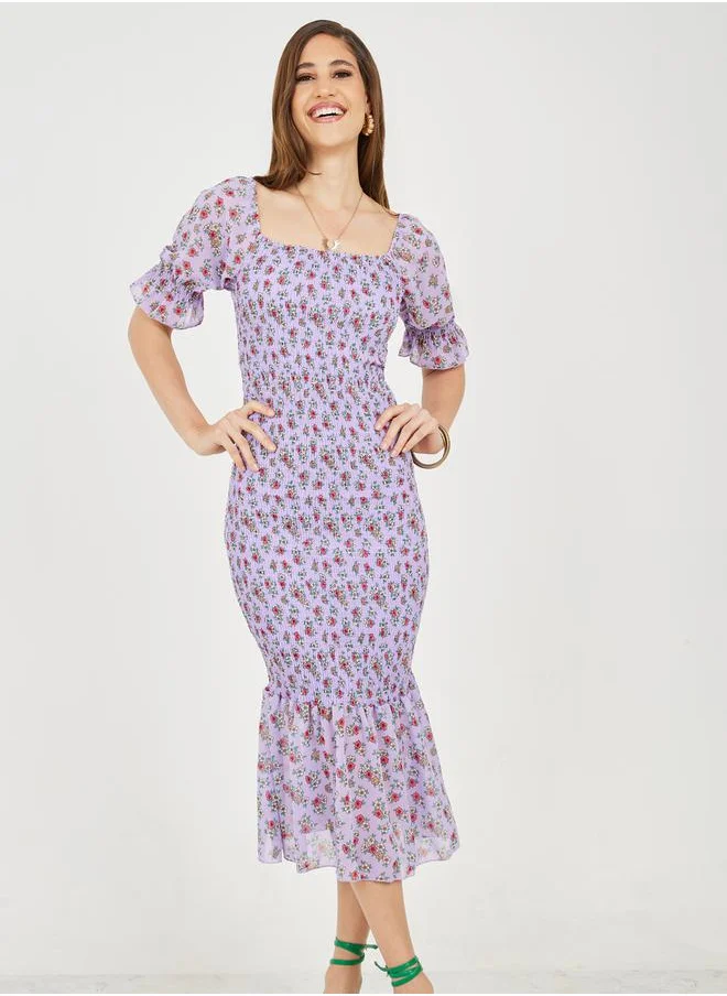 ستايلي Ditsy Print Smocked Detail Mermaid Hem Midi Dress