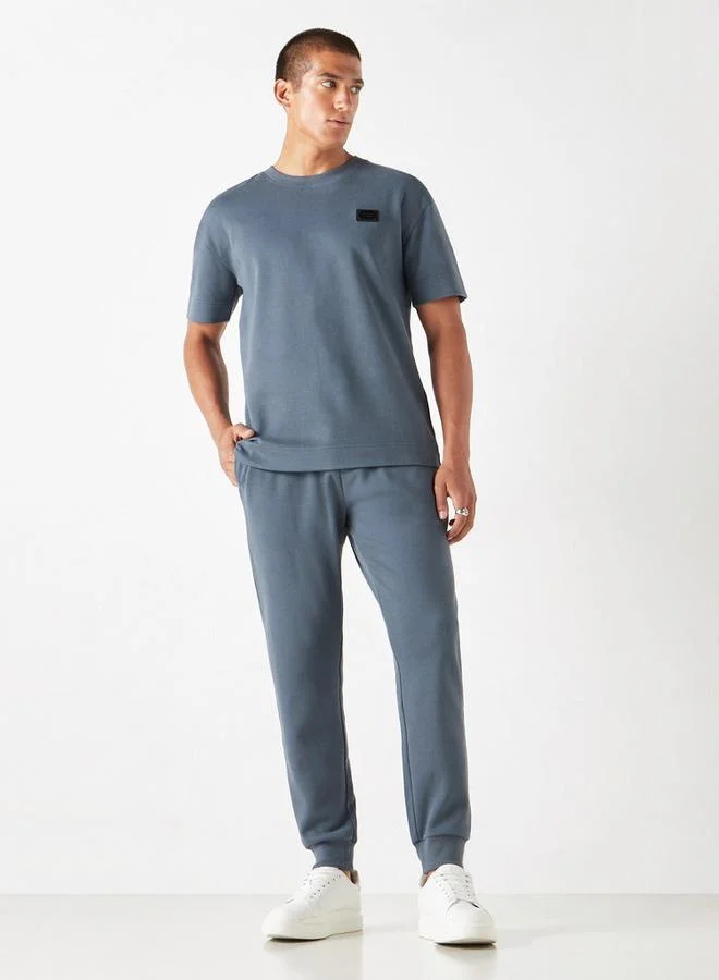 إمبيرور تيشيرت بأكمام قصيرة وتفاصيل زينة من إمبيرور