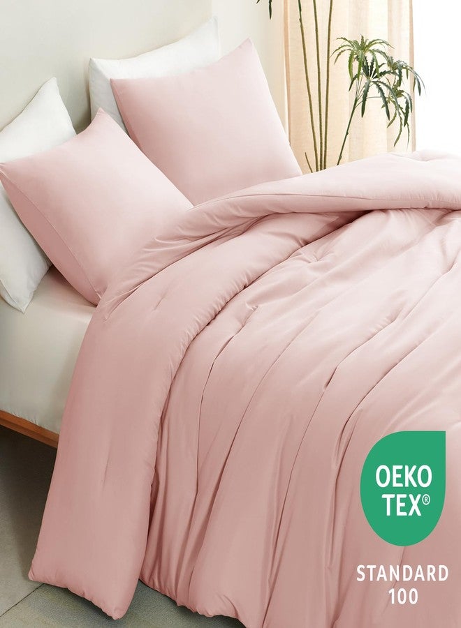 CozyLux مجموعة لحاف كينج بحجم مريح بلون وردي فاتح من كوزي لوكس للفتيات، 3 قطع من أغطية السرير النسائية القابلة للتنفس والمبطنه، مجموعة سرير فاخرة ناعمة مع لحاف بديل للريش لجميع الفصول (1 لحاف و 2 غطاء وسادة) - Image 4