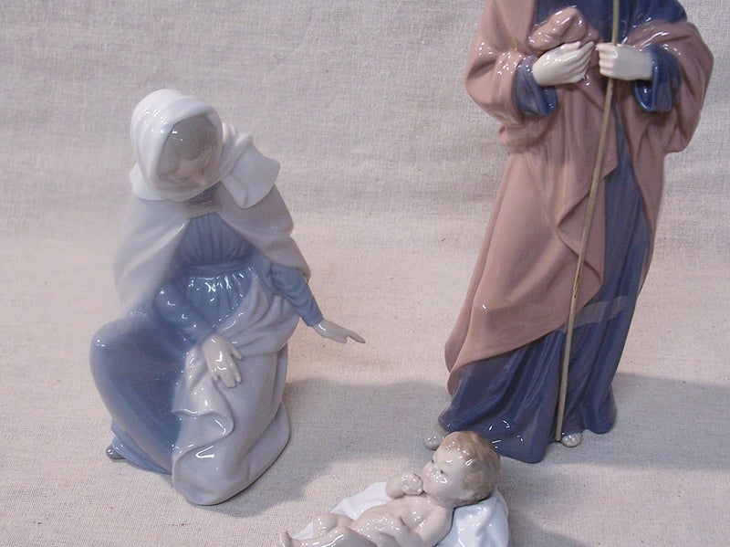 NAO Nao by Lladro Collectible Porcelain Figurine NATIVITY set w Mary Joseph and Baby Jesus  - Image 2